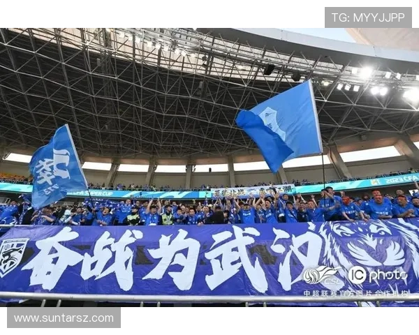 武汉三镇巅峰对决再燃江城绿茵荣耀之战谁能称霸中超赛场