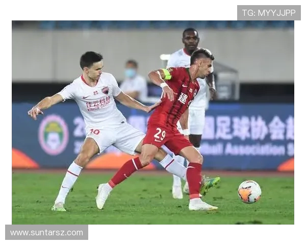 赛后分析:深圳足球队与上海足球队球员个人能力对比与表现评估 赛后分析:深圳足球队与上海足球队球员个人能力对比与表现评估